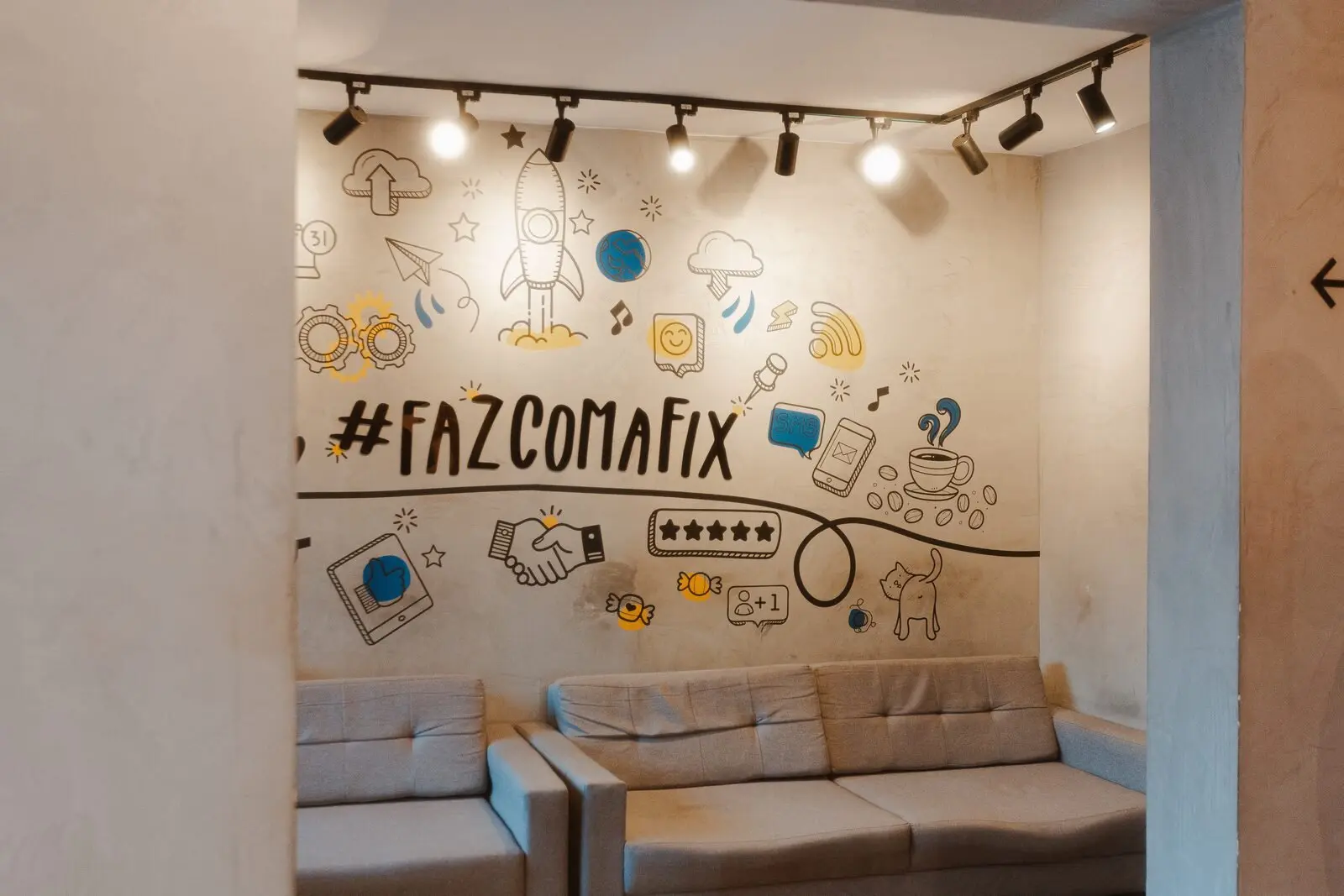 Área de reparo e troca de tela celular Fix Online Perdizes SP
